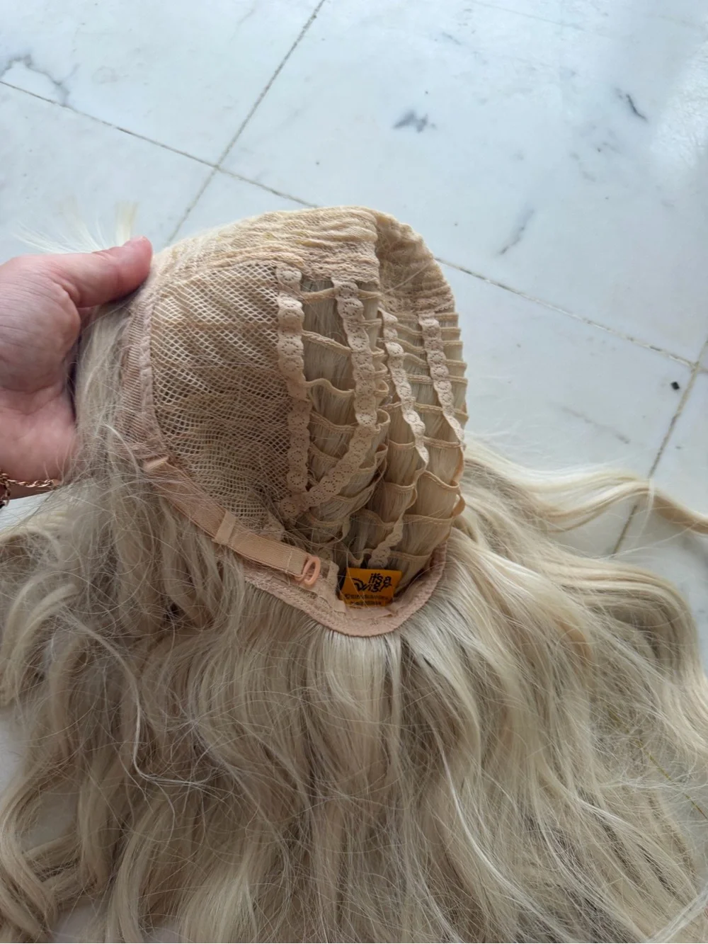 Blonde Wavy wig- Natural Light Blonde